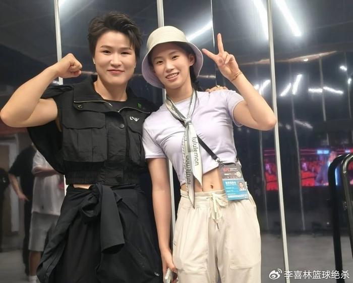 又甜又美！19岁陈芋汐变身女神，张伟丽夸她颜值：你太漂亮了吧
