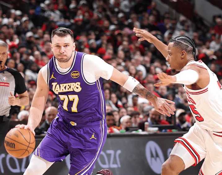 开云体育在线网址-东契奇加盟湖人后第2次砍下45+10助，追平贝勒并列队史第一